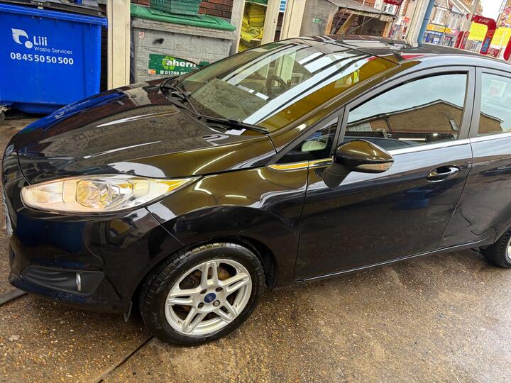 Ford Fiesta 1.0T EcoBoost Zetec Euro 5 (s/s) 5dr