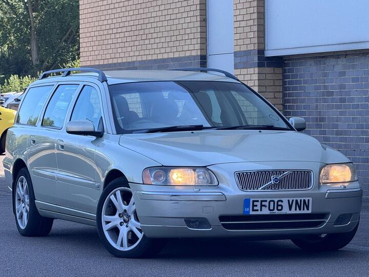 Volvo V70 2.4 D5 SE 5dr
