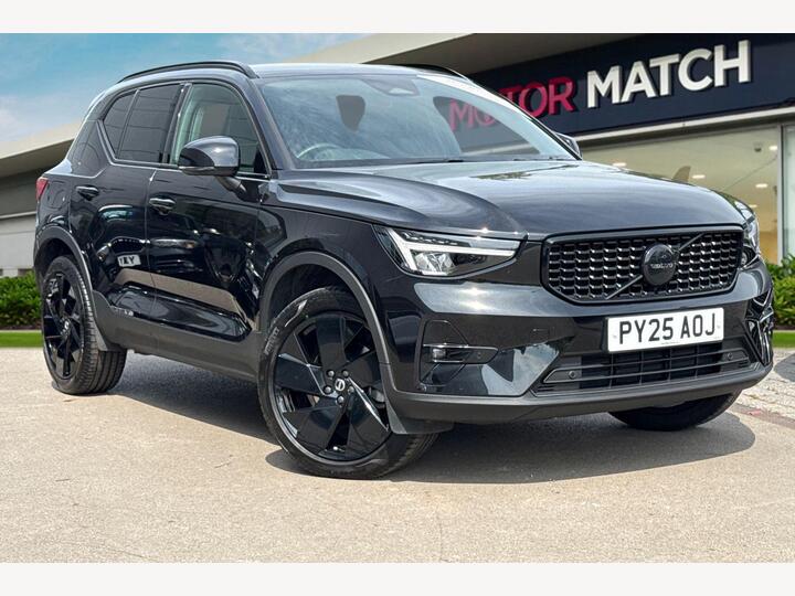 Volvo XC40 2.0 B3 MHEV Plus Black Edition DCT Auto Euro 6 (s/s) 5dr