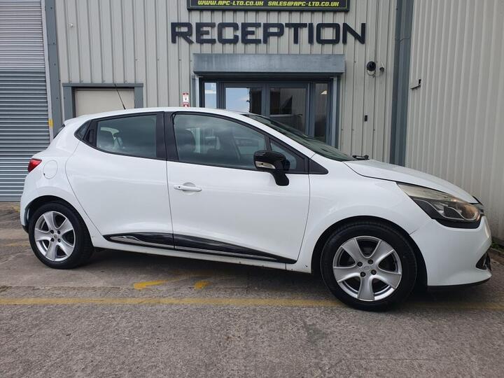 Renault CLIO HATCHBACK 1.2 16V Dynamique MediaNav Euro 5 5dr