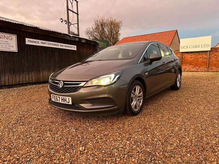Vauxhall Astra 1.6 CDTi EcoFLEX Tech Line Euro 6 (s/s) 5dr Vauxhall Astra 1.6 CDTi EcoFLEX Tech Line Euro 6 (s/s) 5dr