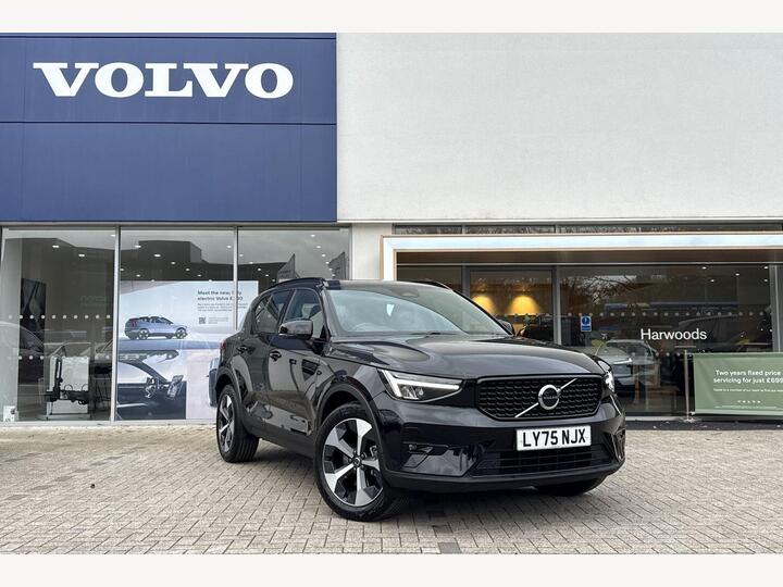Volvo XC40 2.0 B3 MHEV Plus Dark DCT Auto Euro 6 (s/s) 5dr