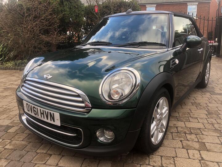 MINI Convertible 2.0 Cooper D Auto Euro 5 2dr