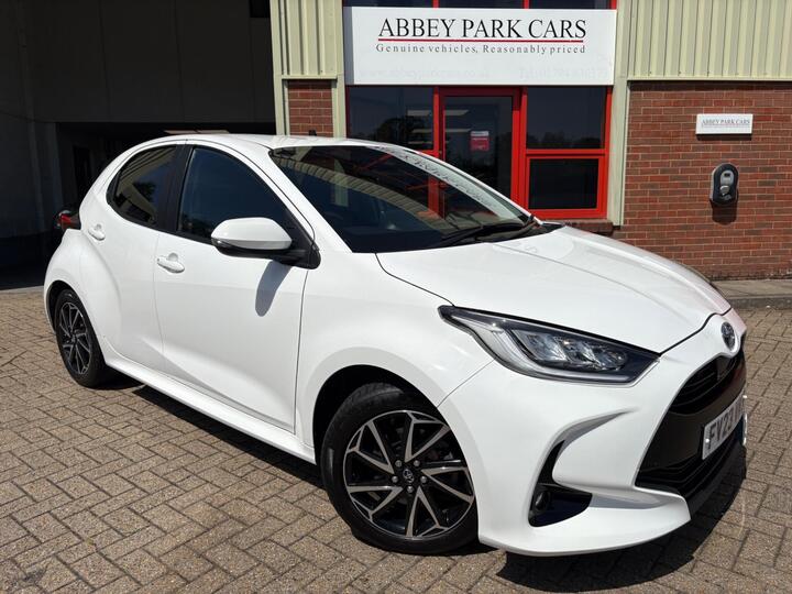 Toyota Yaris 1.5 VVT-h Design E-CVT Euro 6 (s/s) 5dr