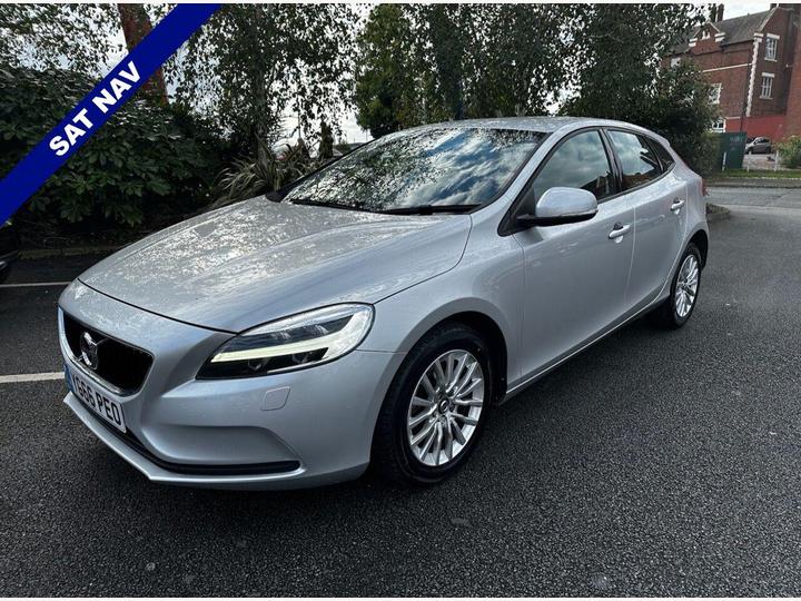 Volvo V40 2.0 D2 Momentum Nav Plus Euro 6 (s/s) 5dr