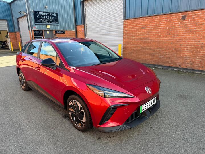 MG MG4 64kWh SE Long Range Auto 5dr