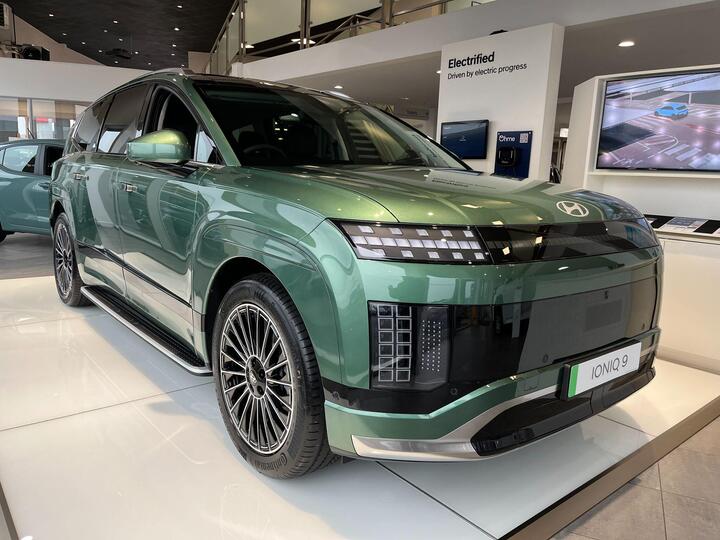 Hyundai IONIQ 9 110kWh Calligraphy Auto AWD 5dr