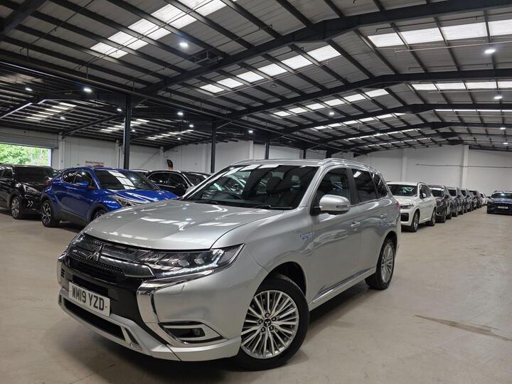 Mitsubishi Outlander 2.4h TwinMotor 13.8kWh 4h CVT 4WD Euro 6 (s/s) 5dr