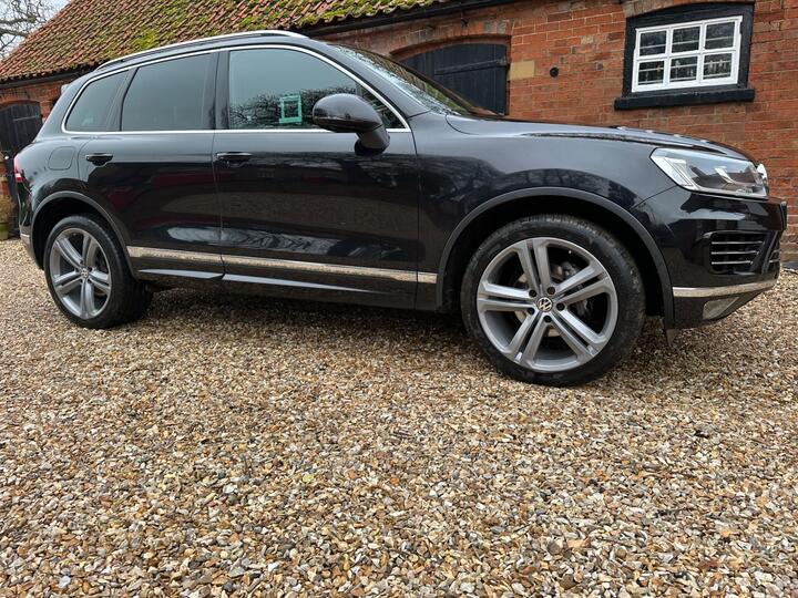 Volkswagen Touareg 3.0 TDI V6 BlueMotion Tech R-Line Plus Tiptronic 4WD Euro 6 (s/s) 5dr