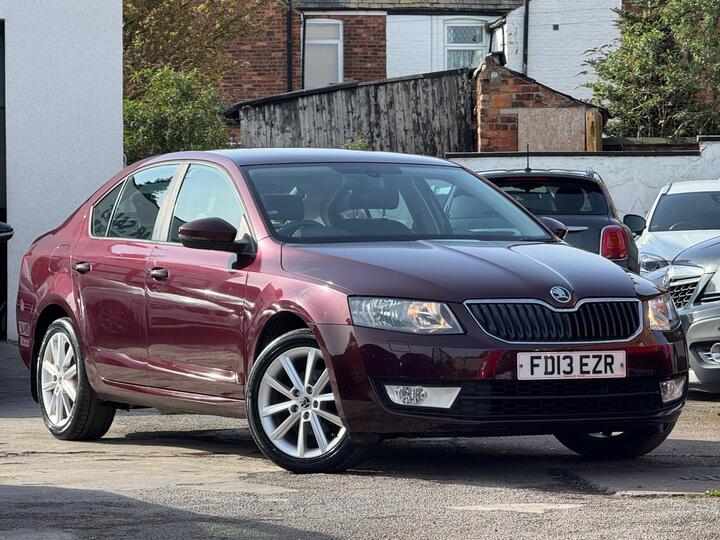 Skoda OCTAVIA 2.0 TDI Elegance Euro 5 (s/s) 5dr Skoda OCTAVIA 2.0 TDI Elegance Euro 5 (s/s) 5dr