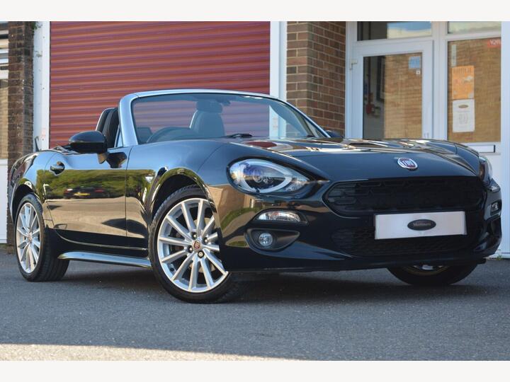 Fiat 124 Spider 1.4 MultiAir Lusso Plus Euro 6 2dr Fiat 124 Spider 1.4 MultiAir Lusso Plus Euro 6 2dr