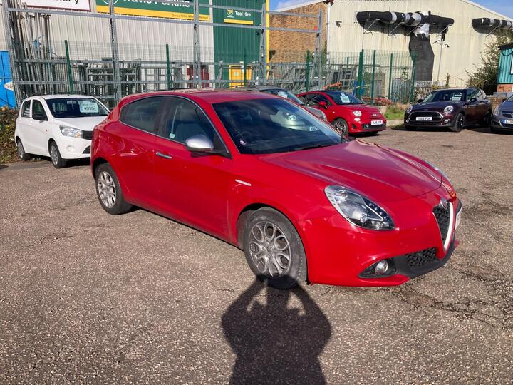 Alfa Romeo Giulietta 1.6 JTDM-2 Super TCT Euro 6 (s/s) 5dr Alfa Romeo Giulietta 1.6 JTDM-2 Super TCT Euro 6 (s/s) 5dr