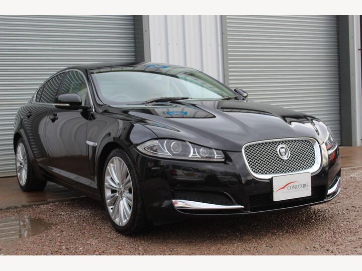 Jaguar XF 3.0 V6 Premium Luxury Saloon
