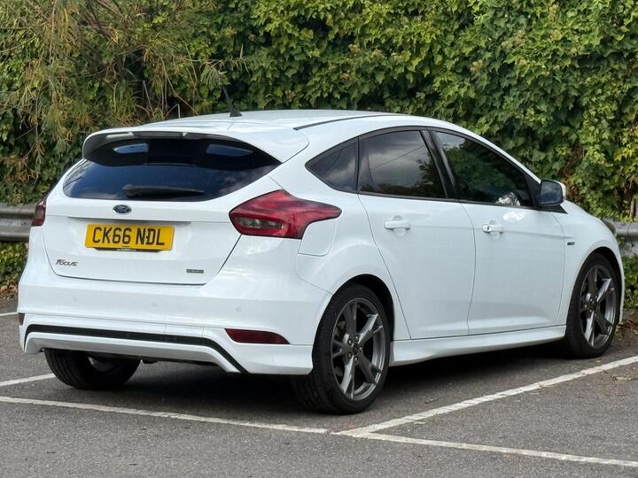 Ford Focus 1.0T EcoBoost ST-Line Euro 6 (s/s) 5dr