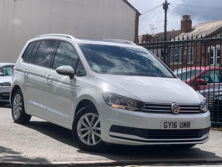 Volkswagen Touran 1.6 TDI BlueMotion Tech SE Family DSG Euro 6 (s/s) 5dr
