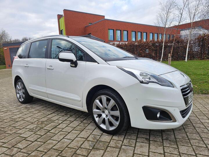 Peugeot 5008 1.6 BlueHDi Active Euro 6 (s/s) 5dr Peugeot 5008 1.6 BlueHDi Active Euro 6 (s/s) 5dr