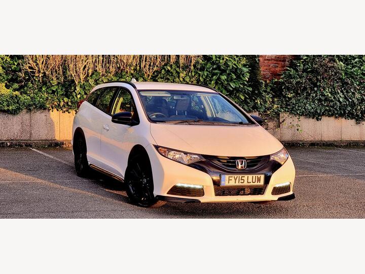 Honda Civic 1.8 I-VTEC Black Edition Tourer Euro 5 (s/s) 5dr