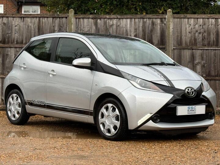 Toyota AYGO 1.0 VVT-i X-play Euro 6 5dr Toyota AYGO 1.0 VVT-i X-play Euro 6 5dr