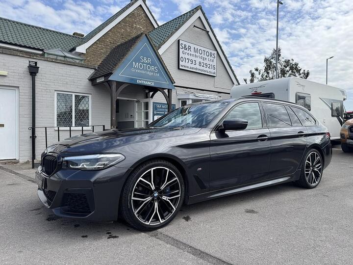 BMW 5 Series 2.0 520d MHT M Sport Touring Steptronic Euro 6 (s/s) 5dr BMW 5 Series 2.0 520d MHT M Sport Touring Steptronic Euro 6 (s/s) 5dr