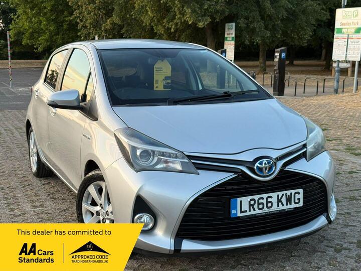 Toyota Yaris 1.5 VVT-h Excel E-CVT Euro 6 5dr (15in Alloy)