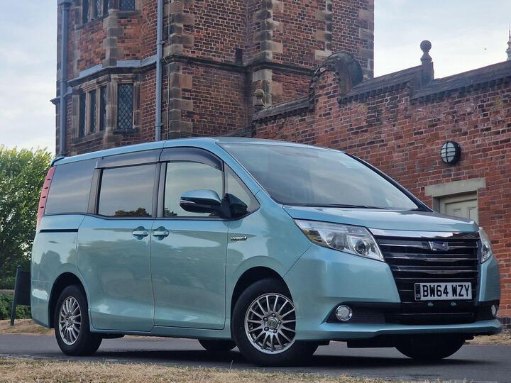 Toyota Voxy Hybrid Auto Economical 4 Family 7 Seater