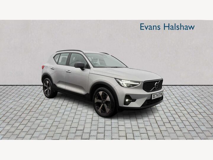 Volvo XC40 ESTATE 2.0 B4 MHEV Plus Dark DCT Auto Euro 6 (s/s) 5dr