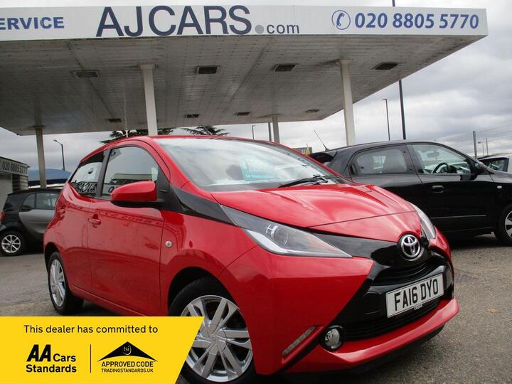 Toyota AYGO 1.0 VVT-i X-pression X-shift Euro 6 5dr