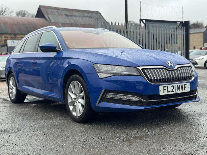 Skoda SUPERB 1.4 TSI IV 13kWh SE Technology DSG Euro 6 (s/s) 5dr Skoda SUPERB 1.4 TSI IV 13kWh SE Technology DSG Euro 6 (s/s) 5dr