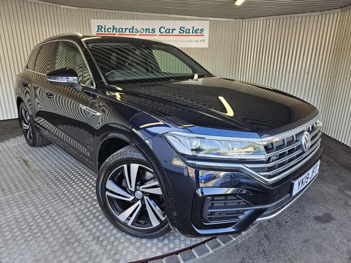 Volkswagen TOUAREG 3.0 TDI V6 R-Line Tech Tiptronic 4Motion Euro 6 (s/s) 5dr Volkswagen TOUAREG 3.0 TDI V6 R-Line Tech Tiptronic 4Motion Euro 6 (s/s) 5dr