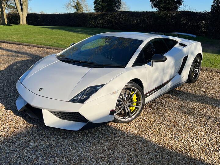 Lamborghini Gallardo 5.2 V10 LP 570-4 Superleggera EGear 4WD Euro 5 2dr Lamborghini Gallardo 5.2 V10 LP 570-4 Superleggera EGear 4WD Euro 5 2dr