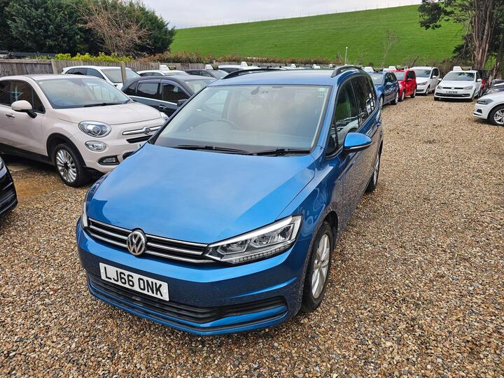 Volkswagen Touran 1.4 TSI BlueMotion Tech SEL MPV 5dr Petrol DSG Euro 6 (s/s) (150 Ps) Volkswagen Touran 1.4 TSI BlueMotion Tech SEL MPV 5dr Petrol DSG Euro 6 (s/s) (150 Ps)