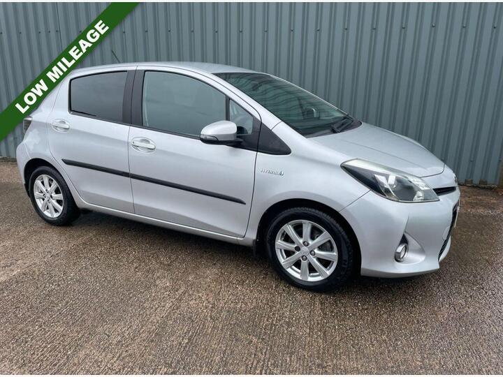 Toyota YARIS 1.5 VVT-h T4 CVT Euro 5 5dr
