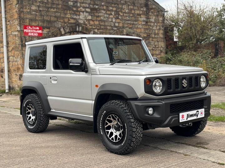 Suzuki Jimny 1.5 SZ5 SUV 3dr Petrol Auto ALLGRIP Euro 6 (101 Ps) Suzuki Jimny 1.5 SZ5 SUV 3dr Petrol Auto ALLGRIP Euro 6 (101 Ps)