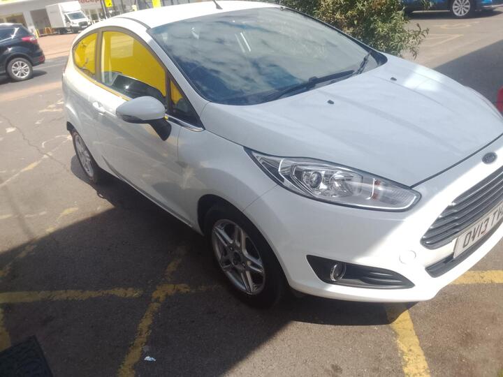 Ford Fiesta 1.0T EcoBoost Zetec Euro 5 (s/s) 3dr