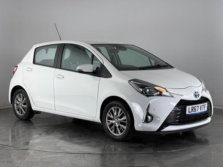 Toyota Yaris 1.5 VVT-h Icon Tech E-CVT Euro 6 (s/s) 5dr