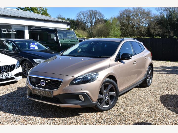 Volvo V40 Cross Country 2.0 D4 Lux Nav Euro 6 (s/s) 5dr