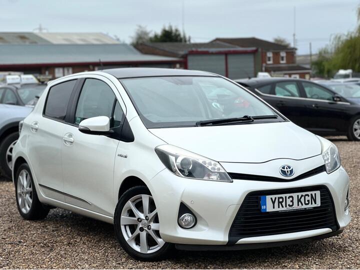 Toyota Yaris 1.5 VVT-h T Spirit CVT Euro 5 5dr