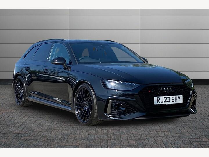 Audi RS4 Avant 2.9 TFSI V6 Carbon Black Tiptronic Quattro Euro 6 (s/s) 5dr Audi RS4 Avant 2.9 TFSI V6 Carbon Black Tiptronic Quattro Euro 6 (s/s) 5dr