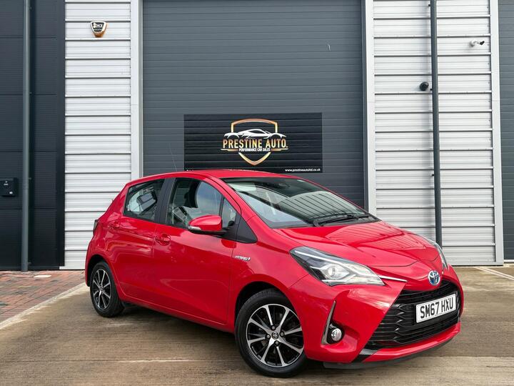 Toyota Yaris 1.5 VVT-h Icon Tech E-CVT Euro 6 (s/s) 5dr