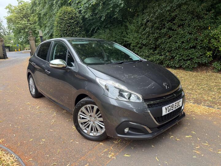 Peugeot 208 1.2 PureTech Signature Euro 6 (s/s) 5dr