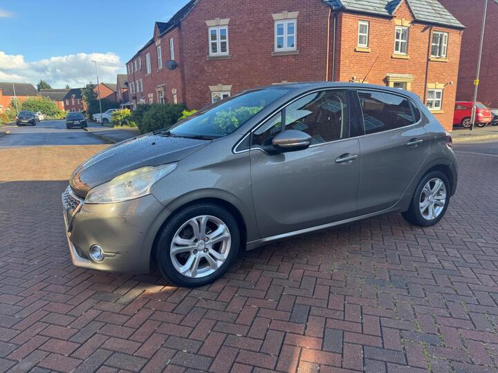Peugeot 208 1.4 VTi Allure Euro 5 5dr