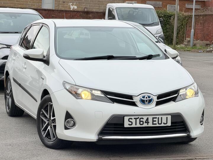 Toyota Auris 1.8 VVT-h Icon Plus CVT Euro 5 (s/s) 5dr Toyota Auris 1.8 VVT-h Icon Plus CVT Euro 5 (s/s) 5dr