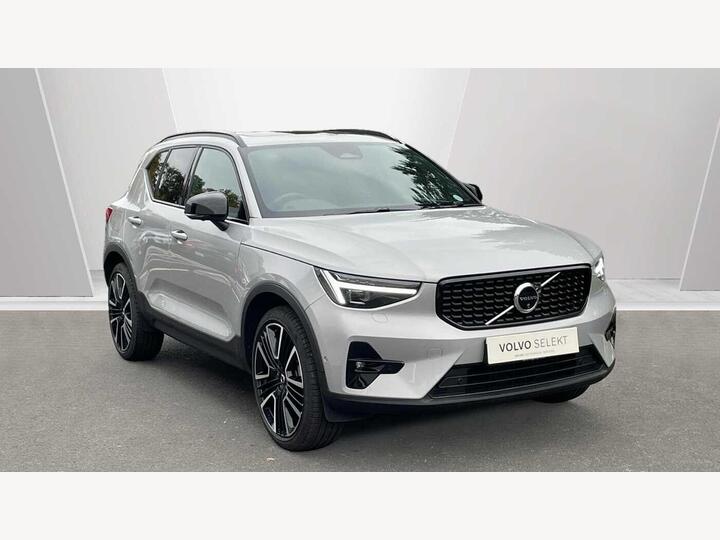 Volvo XC40 2.0 B3 MHEV Ultra Dark DCT Auto Euro 6 (s/s) 5dr