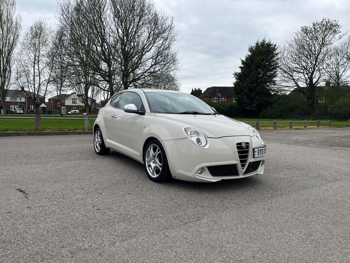 Alfa Romeo MiTo 1.3 JTDM-2 Distinctive Euro 5 (s/s) 3dr Alfa Romeo MiTo 1.3 JTDM-2 Distinctive Euro 5 (s/s) 3dr