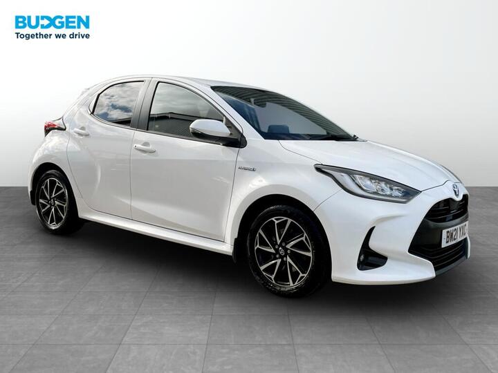 Toyota Yaris 1.5 VVT-h Design E-CVT Euro 6 (s/s) 5dr
