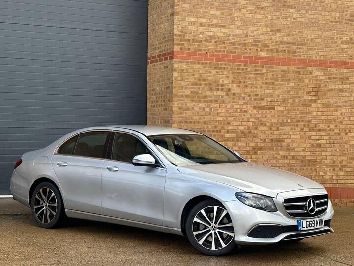 Mercedes-Benz E-CLASS 2.0 E300e 13.5kWh SE (Premium) G-Tronic+ Euro 6 (s/s) 4dr Mercedes-Benz E-CLASS 2.0 E300e 13.5kWh SE (Premium) G-Tronic+ Euro 6 (s/s) 4dr