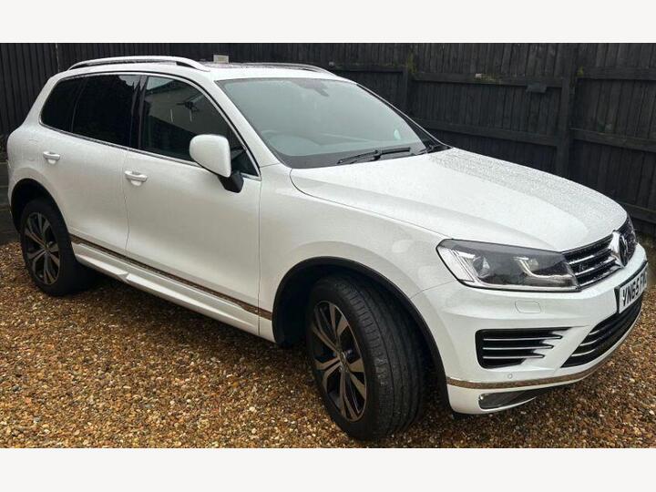 Volkswagen TOUAREG 3.0 TDI V6 BlueMotion Tech R-Line Tiptronic 4WD Euro 6 (s/s) 5dr