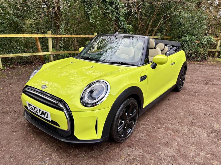 MINI Convertible 1.5 Cooper Classic Euro 6 (s/s) 2dr MINI Convertible 1.5 Cooper Classic Euro 6 (s/s) 2dr