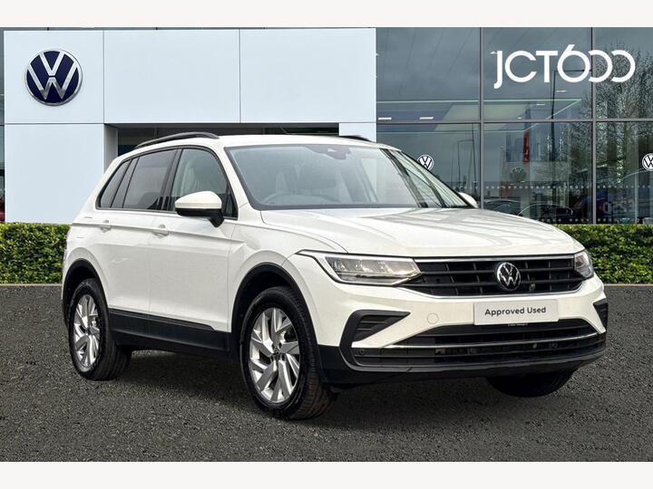 Volkswagen Tiguan 1.5 TSI Life DSG Euro 6 (s/s) 5dr Volkswagen Tiguan 1.5 TSI Life DSG Euro 6 (s/s) 5dr