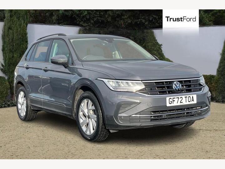 Volkswagen TIGUAN 1.5 TSI Life DSG Euro 6 (s/s) 5dr Volkswagen TIGUAN 1.5 TSI Life DSG Euro 6 (s/s) 5dr